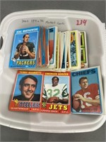 (100+) 1971 and 1972 Football Cards