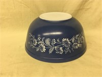 Pyrex BLUE DAISY COLONIAL MIST Mixing Bowl