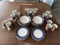 Patriotic Dish Set: 12 large rim bowls, 10 small