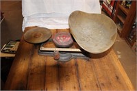 Antique Vintage Howe Cast Iron Scale