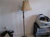 FLOOR LAMP