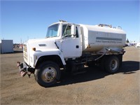1994 Ford L8000 S/A Water Truck