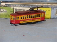 AHM Third Avenue HO Scale Trolley