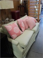 Bndl of pink pillows