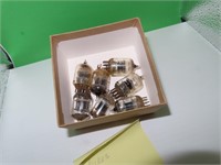 7 Old Radio Tubes (no number & working condition