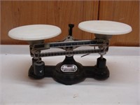 OHAUS Balance Scale