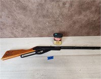 Daisy Buck BB Gun W/ bbs