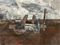 BENCH VISE