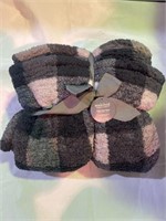 BERKSHIRE BLANKET AND HOME COZY CAPE WRAP 58x64
