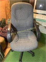 Gray fabric executive office chair