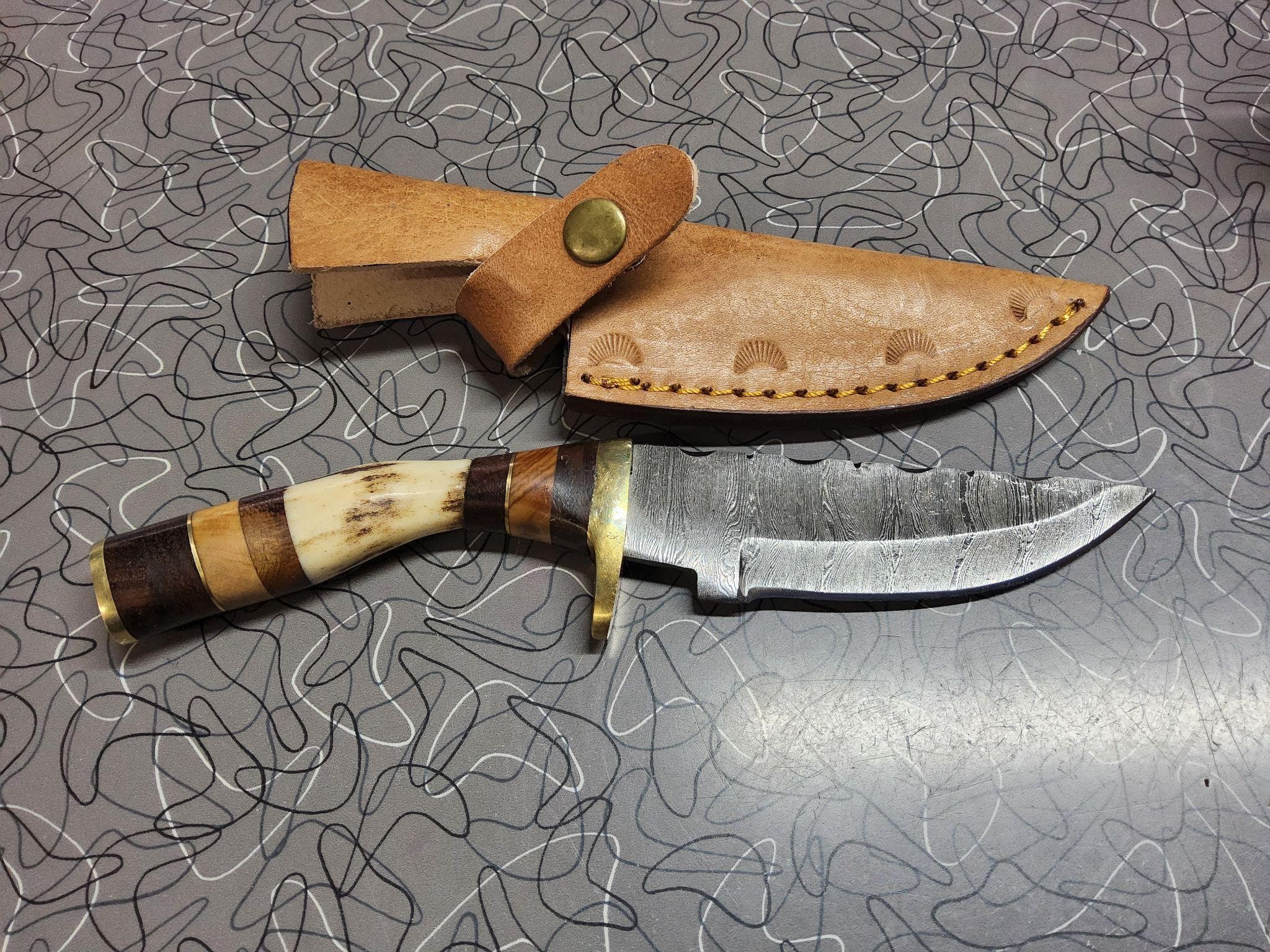 Damascus Blade hunting knife