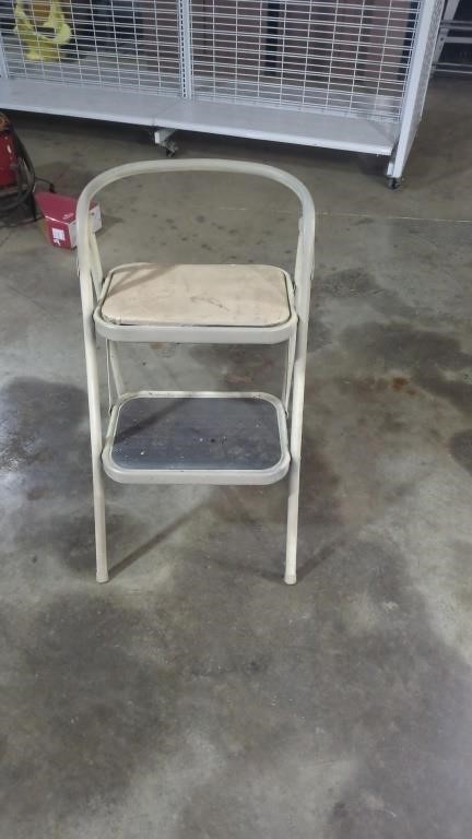 STEP STOOL