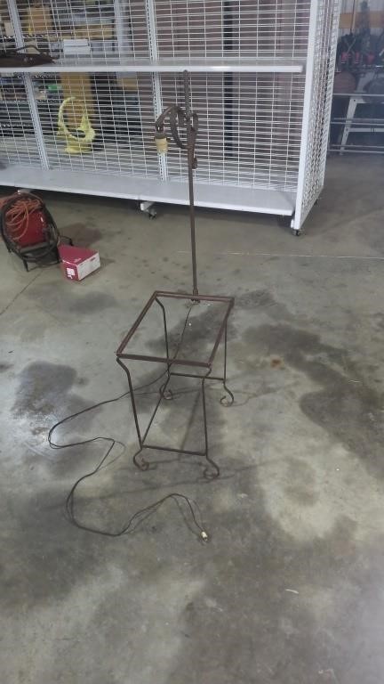 VINTAGE METAL LAMP TABLE