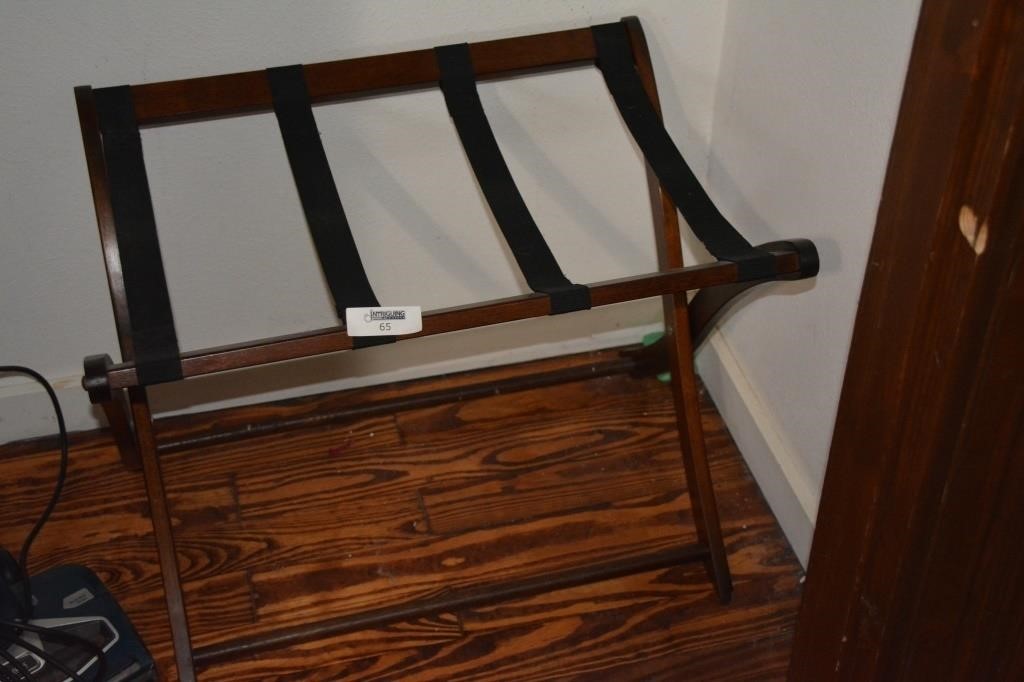 Wooden Hotel Style Luggage Rack