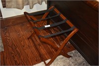 Wooden Hotel Style Luggage Rack