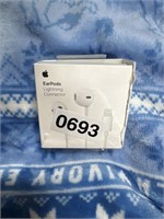 APPLE EARPODS RETAIL $20