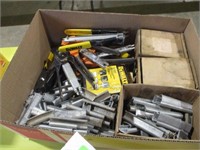 (1)Box Staple Guns & Staples