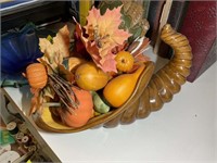 GROUP OF DECORATIVE ITEMS INCLUDING TURKEY AND BLU