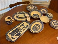 18 pc blue style dinnerware