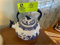 blue willow style tea pot with handle 10"