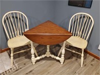 Pennsylvania House table and 2 chairs