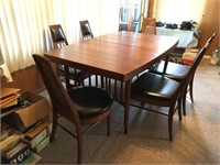 Mid-Century Modern Dining Room Table & Chairs