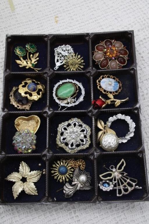 SELECTION OF ABOUT (19) VARIOUS PINS