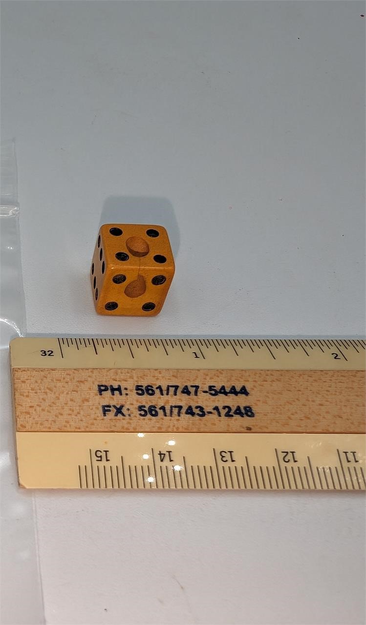 Early Cellulode Single Dice Charm