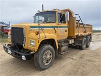 Ford L8000 T/A Gravel Truck