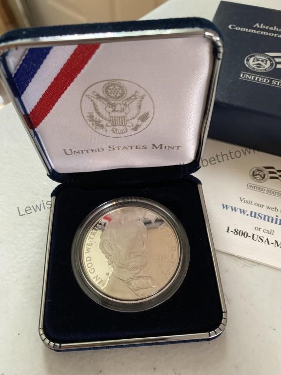 2009 Abraham Lincoln commemorative silver dollar