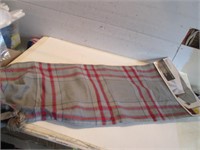 VINTAGE PLAID STYLE TABLE RUNNER