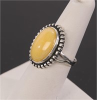 BALTIC YELLOW AMBER & STERLING SILVER RING