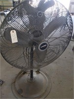 Lasko 30'' fan, contents in background NOT