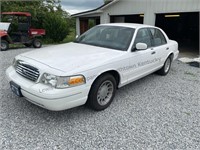 2001 Ford Crown Victoria with 4.6 V8 engine,