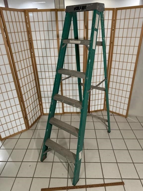 Step Ladder