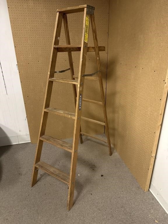 Wooden Step Ladder