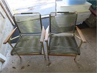 (2)Vintage folding lawn chairs.