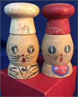 Vintage Wooden Salty & Peppy Cat Shaker Set