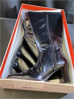 Never Worn Size 10 Extended Calf Boots w/ Heel