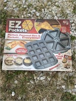 Easy pockets pan