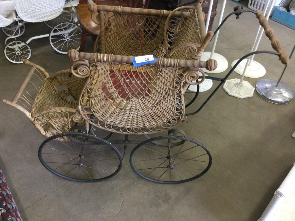Wicker baby carriage