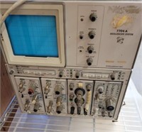 7704A OSCILLOSCOPE SYSTEM