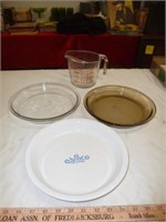 4pc - Pyrex Measuring Cup & Pie Dishes