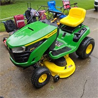 LIKE NEW JOHN DEERE S100 29.2 HOURS