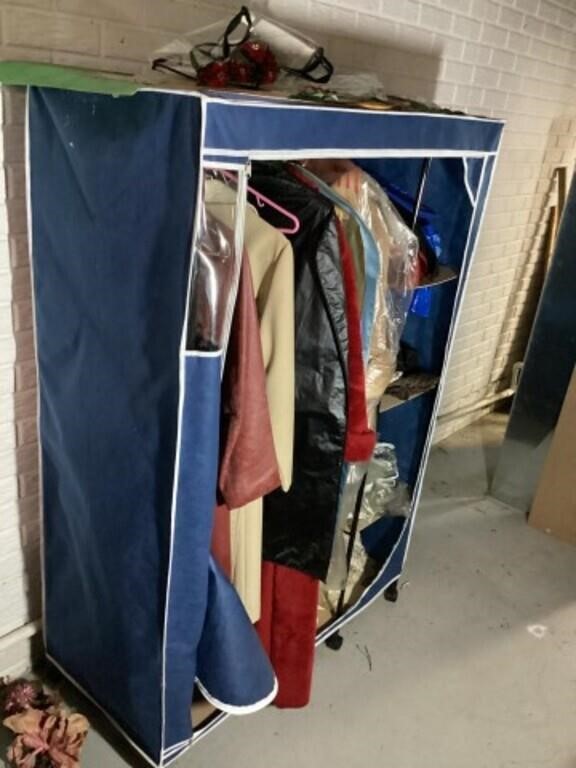 Portable wardrobe closet