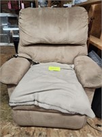 Ultra Comfort power lift chair