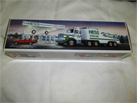 Hess Oil Co. 1988 Die Cast Truck & Racer Set
