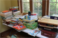 TABLE LOT: CHILDREN'S BOOKS, PUZZLES AND GAMES