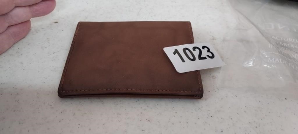 BROWN LEATHER WALLET