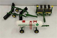 3x- JD 1/16 Pulltype Implements